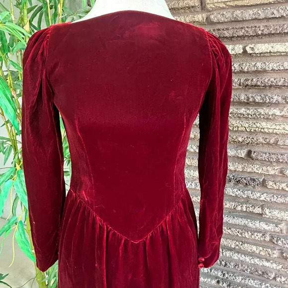 Ruth McCulloch Vintage Red Velvet Drop Waist Long Sleeve Dress - Picture 9 of 11